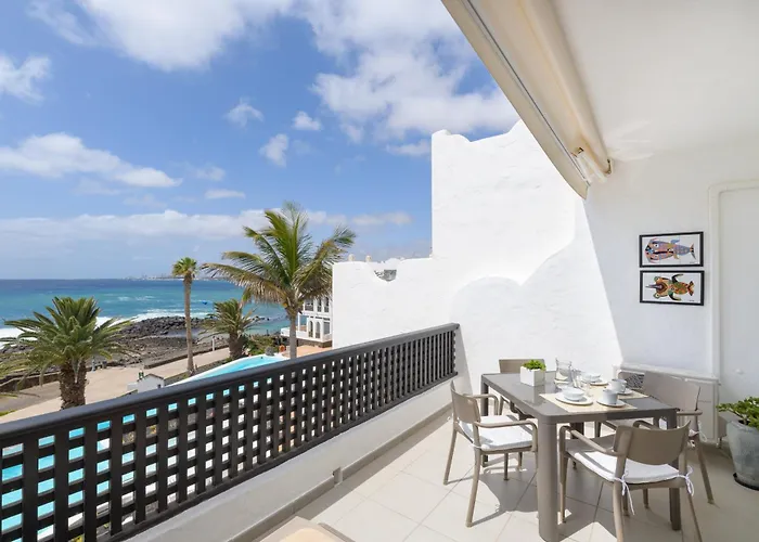 شقة Penthouse Over The Sea *